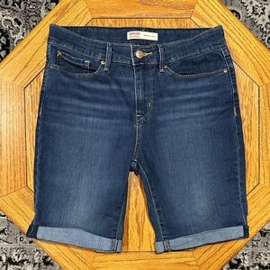 *LEVI’S* Dark Wash Bermuda Shorts Size 6